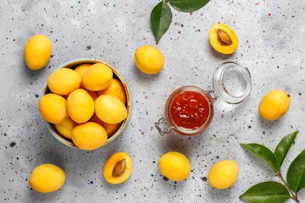 Free photo homemade delicious apricot jam with fresh apricot fruits.