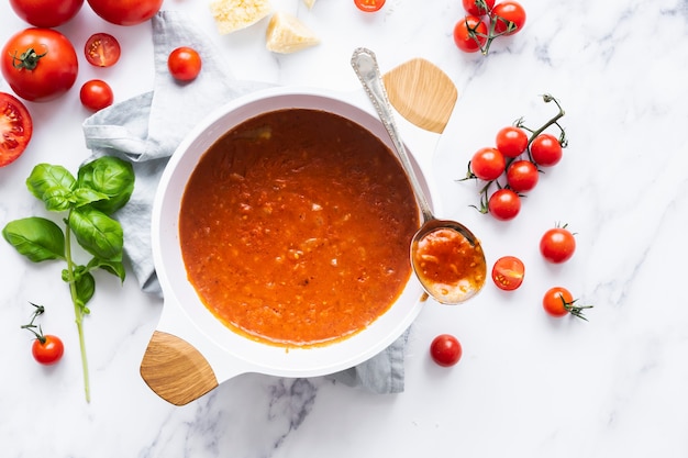 Free photo homemade marinara pasta sauce in a white bowl food photography