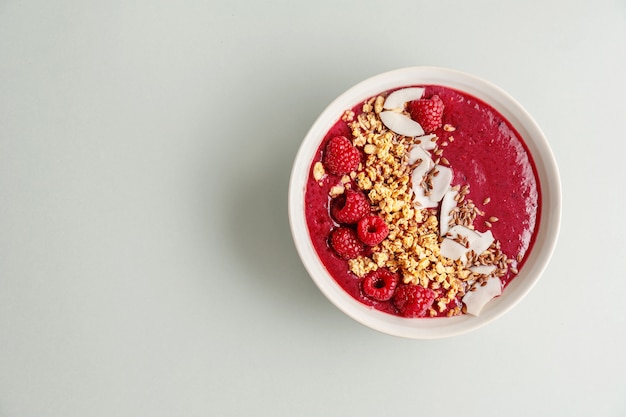 Free Photo homemade smoothie bowl made with berries