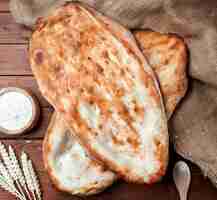 Free photo hot tendir bread on the table