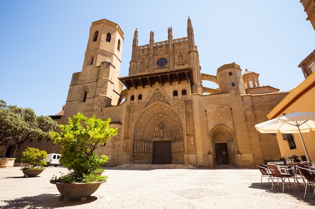 Free photo huesca cathedral in sunny day. aragon