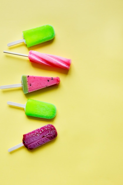 Free photo ice pop flavored ice frozen dessert sweeten tasty concept