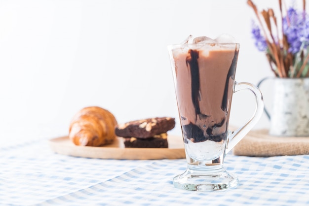 Free photo iced chocolate on table