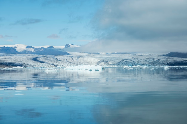 Free photo iceland landscape of beautiful waterscape