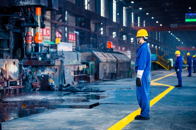 Free photo interior view of a steel factory