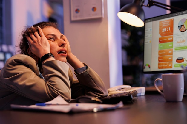 Free photo irritated nervous businesswoman having problem