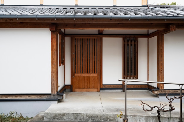 Free photo japanese house entrance with roof