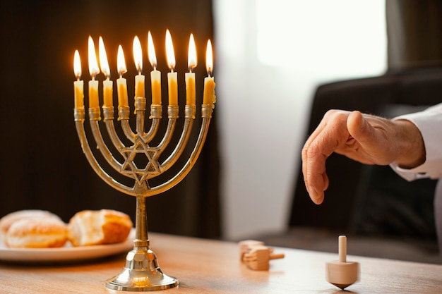 Free photo jew man celebrating a holy day