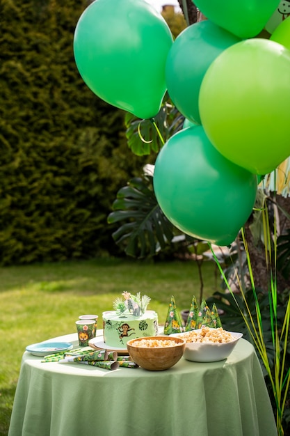 Free photo kids having fun at jungle themed party