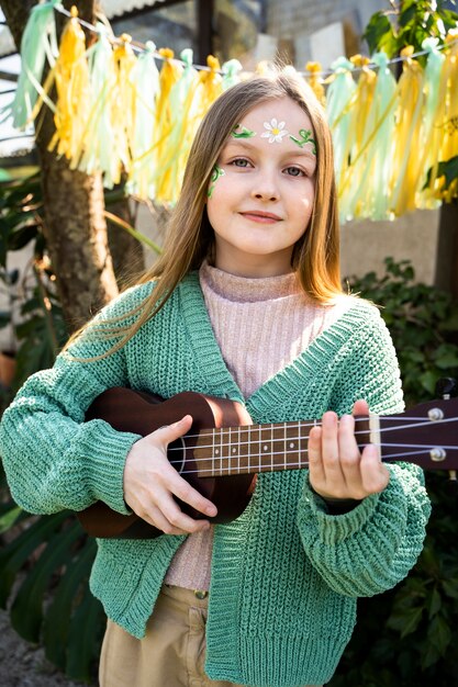 Kids having fun at jungle themed party