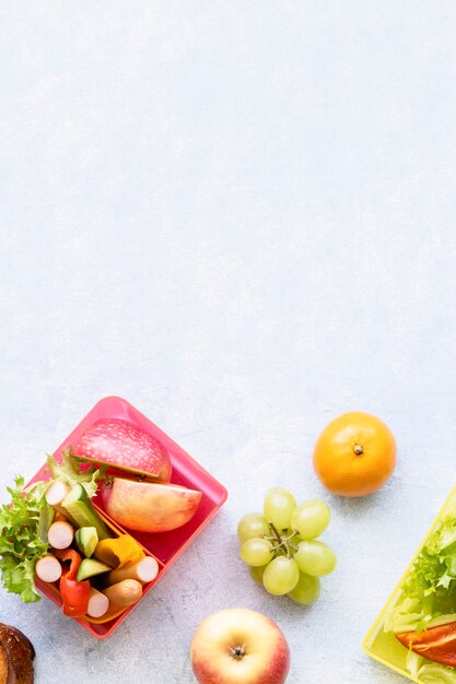 Free photo kids healthy food background, preparation of lunchbox