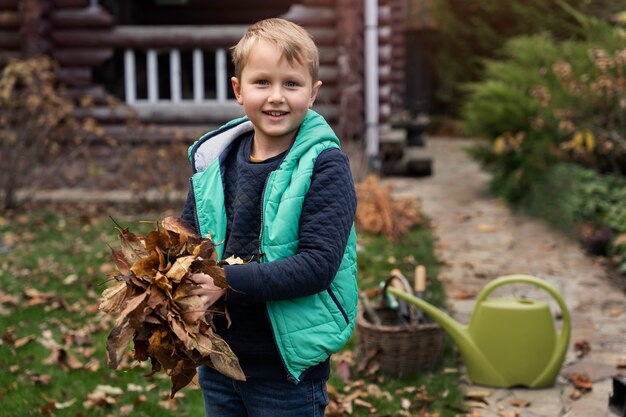 Kids learnign about environment