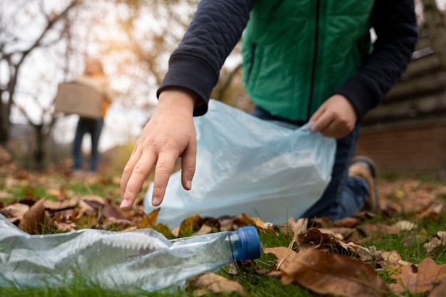 Kids learnign about environment