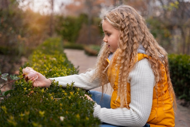 Free photo kids learnign about environment