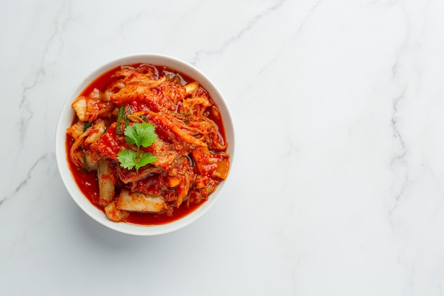 Free photo kimchi ready to eat in bowl