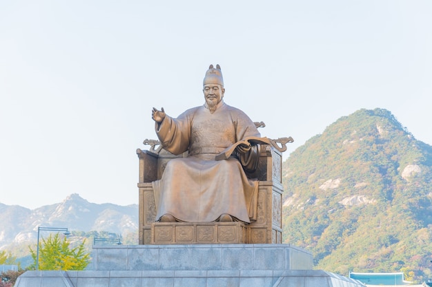 Free Photo king sejong statue in seoul city korea