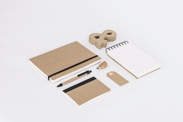 Free Photo kraft paper office supplies