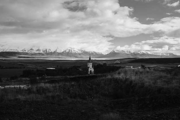 Free photo landscape of mountains in black and white