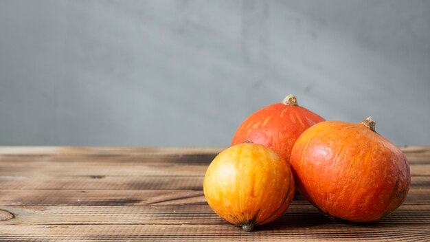 Lateral view pumpkins with copy space