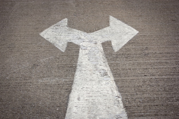 Free photo left and right road sign on the road