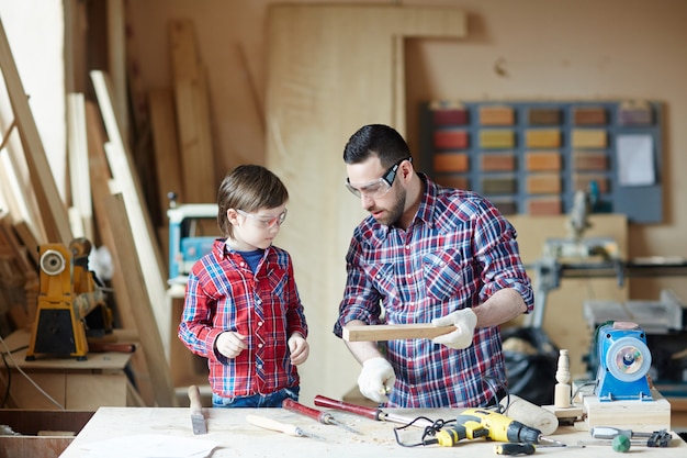 Free photo lesson of cabinetmaking