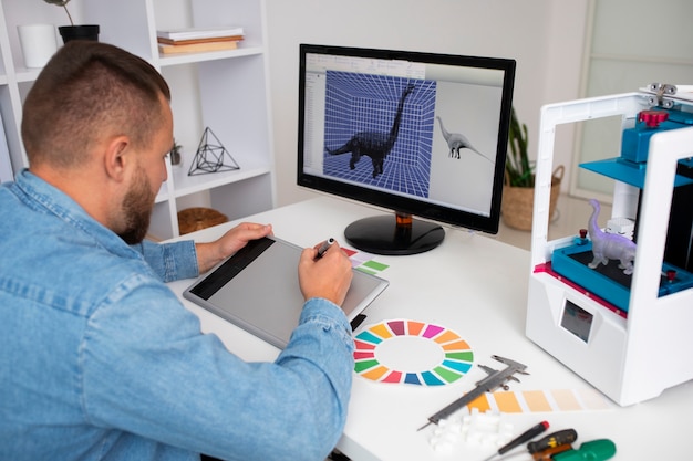 Free photo lifestyle of designer using a 3d printer