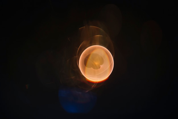 Free photo light of blurred candle