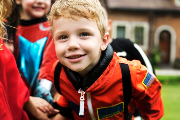 Free photo little boy dressed up for halloween