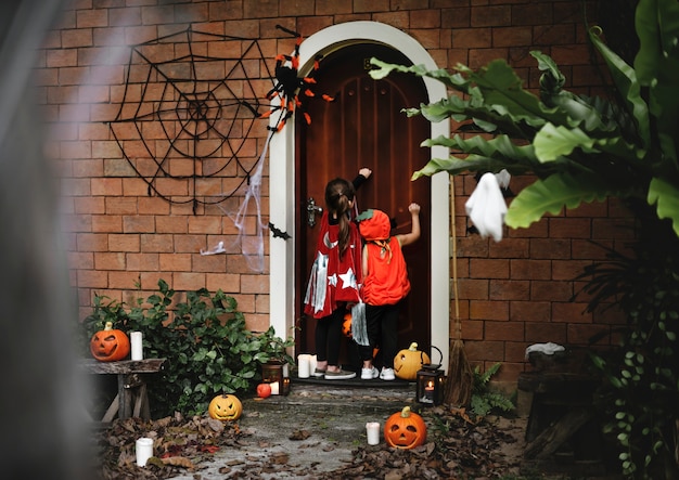 Free photo little kids at a halloween party