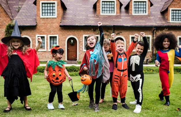 Free photo little kids at a halloween party