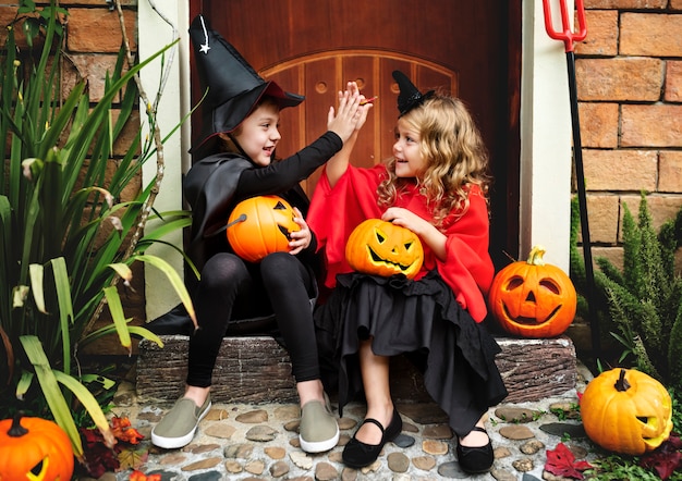 Free photo little kids at a halloween party