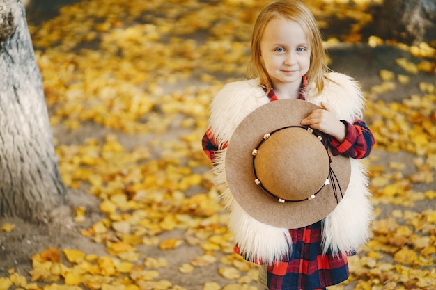 Free photo little stylish girl