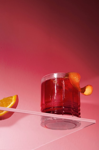 Free photo low angle delicious negroni cocktail