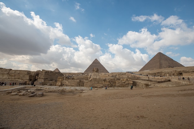 Free photo low angle shot of two egyptian pyramids next to each other