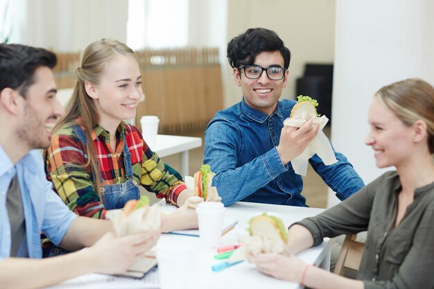 Lunch in college