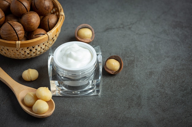 Free photo macadamia body lotion skin cream