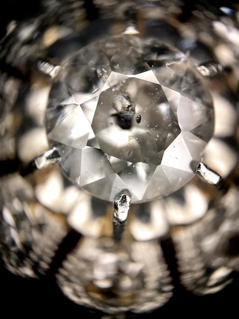 Free photo macro photograph of a set diamond