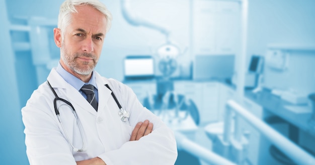 Free photo male focused medical doctor modern