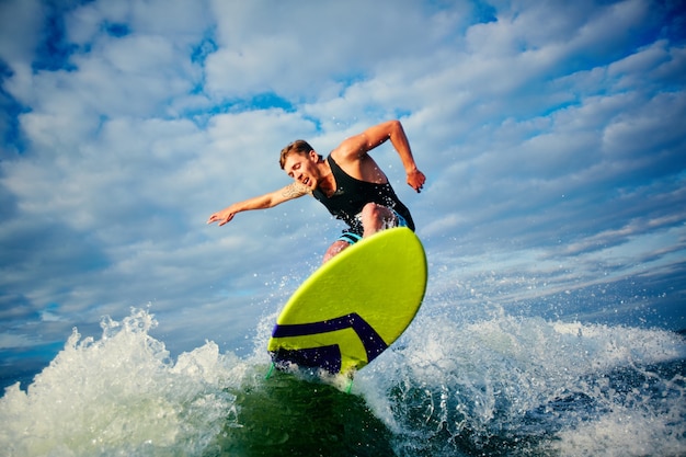 Free photo man enjoying water sports