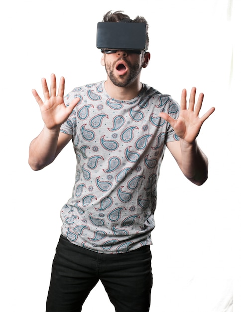 Free photo man with a virtual reality glasses