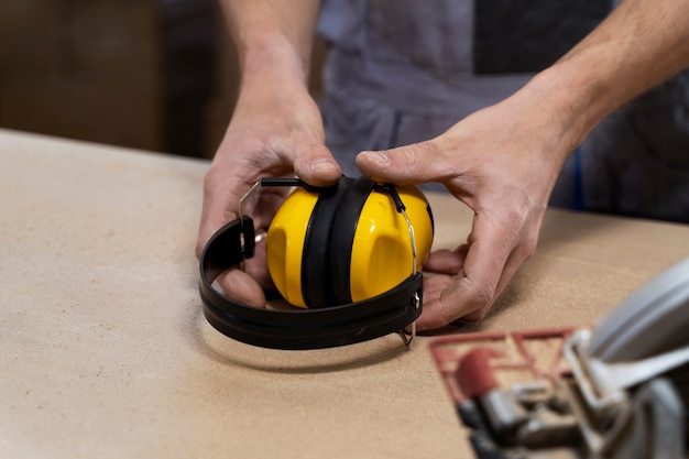 Free Photo man working on cutting mdf board