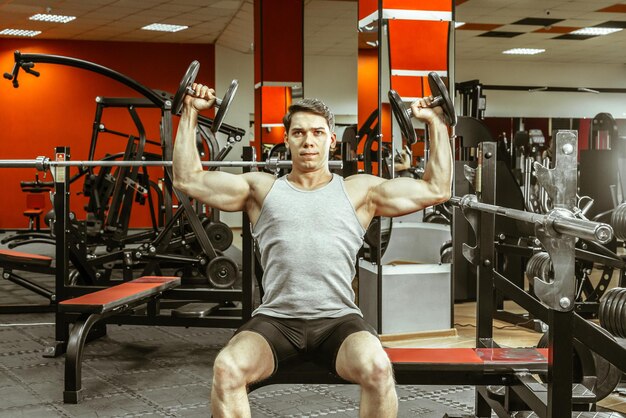 Man workingout in the local gym