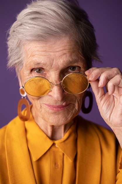 Mature woman wearing fashionable clothing