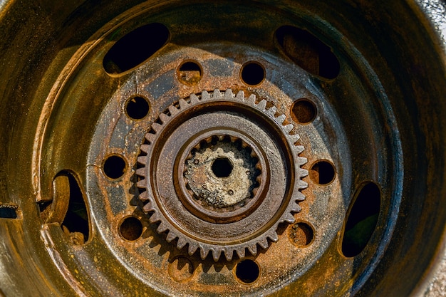 Free photo mechanical iron wheel