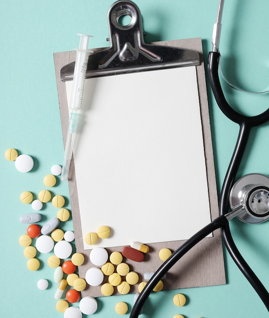 Free Photo medical composition with pills