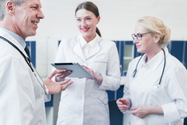 Free Photo medical team in a doctor's office