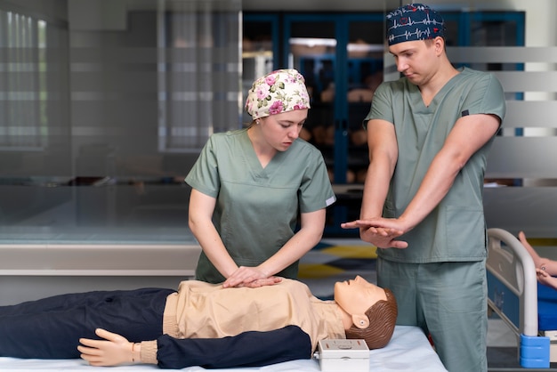 Medicine student doing their practice in a hospital