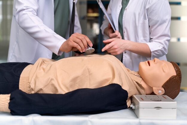 Medicine student doing their practice in a hospital