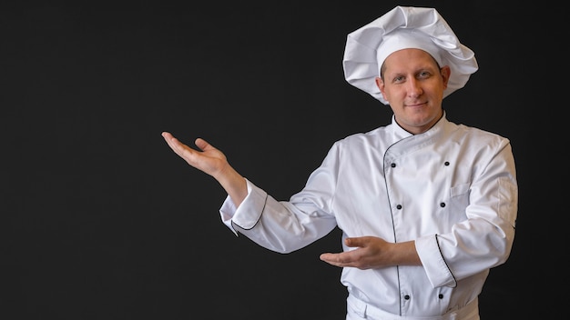 Free photo medium shot chef wearing hat