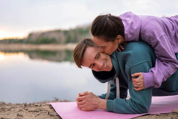 Free photo medium shot couple training together